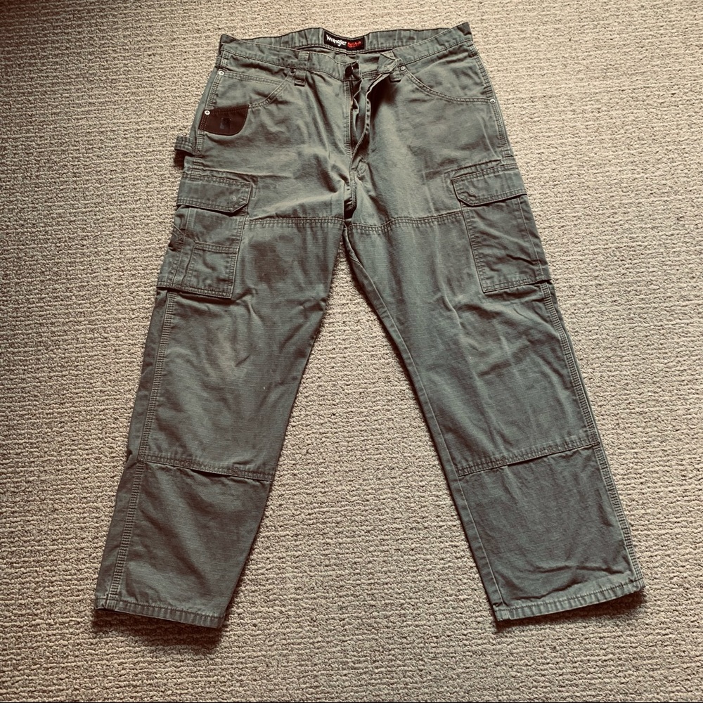 Wrangler Riggs Workwear. Men’s 38” waist. Khaki green